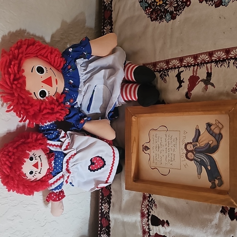 Vintage 2 Raggedy Ann plush stuffed soft cloth dolls aprons 1996 wooden picture